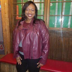 Meet your Posher, Tambra